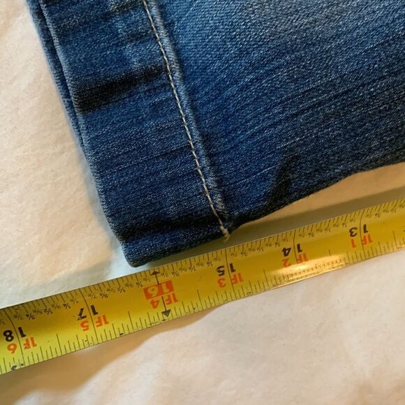 BUCKLE, denim capris, size 28, cotton blend, has some stretch, great condition - Picture 7 of 10